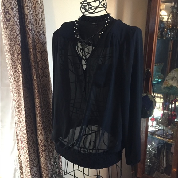 Torrid black long sleeve top - Picture 2 of 8